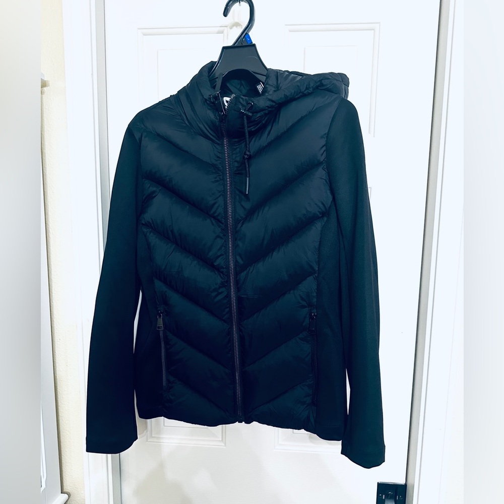NEW Women’s DKNY Hooded Quilted Lightweight Puffer Jacket- Black - Large - Picture 3 of 3